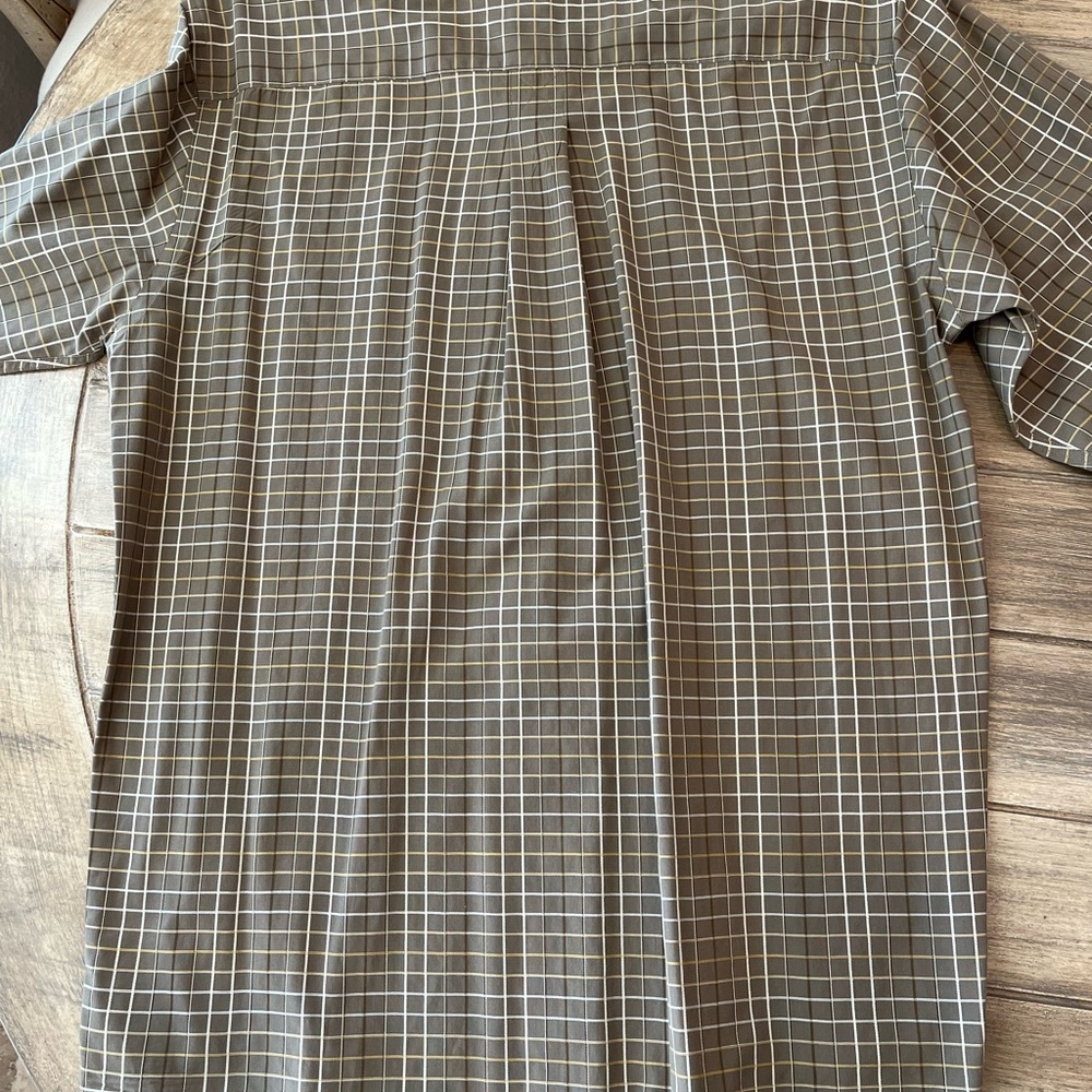 Cutter & Buck bitten down shirt - Picture 3 of 3